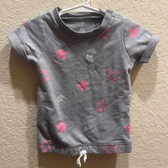 GAP Gray Tee with Pink Stars - Picture 1 of 4